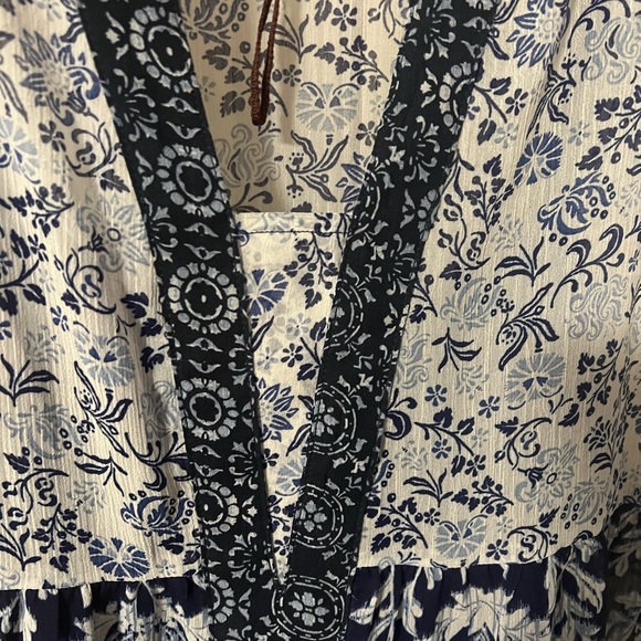 A gorgeous dress by Knox Rose in size small - Picture 3 of 9